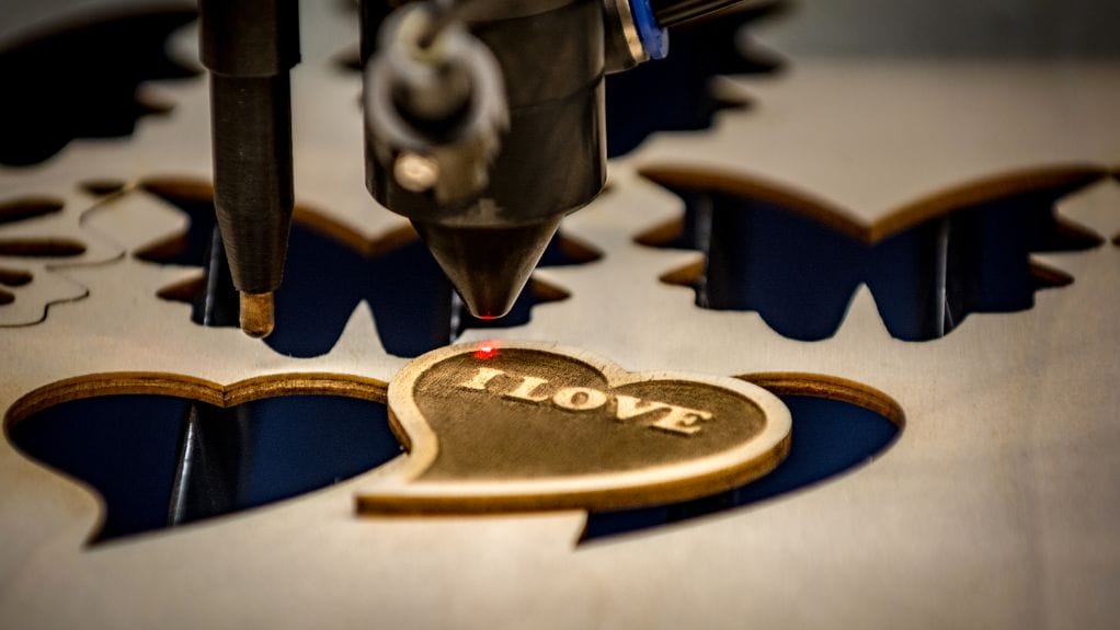 How to Engrave Wood: Professional Techniques and Best Practices