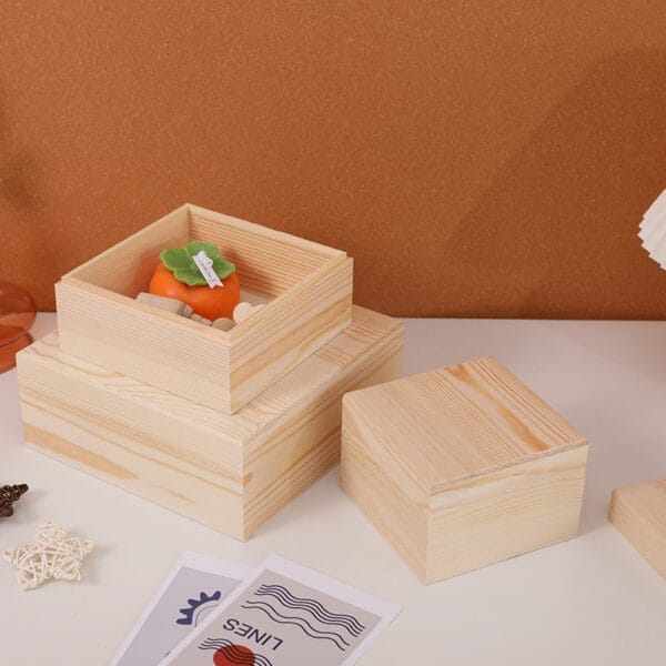 Custom Wooden Box For Keepsakes: Set of three pinewood keepsake boxes with lift-off lids, perfect for storage or gifts.
