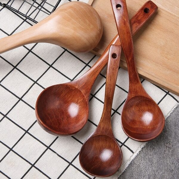 Set of China Wooden Spoon Soup Ladles: Long-handled wooden cooking spoons in natural and dark wood finishes, perfect for kitchen use. Wholesale available.