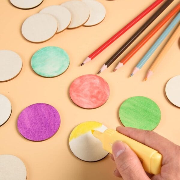 Custom Wooden Rounds: Colorful painted wooden circles, perfect for DIY crafts. Wholesale available.