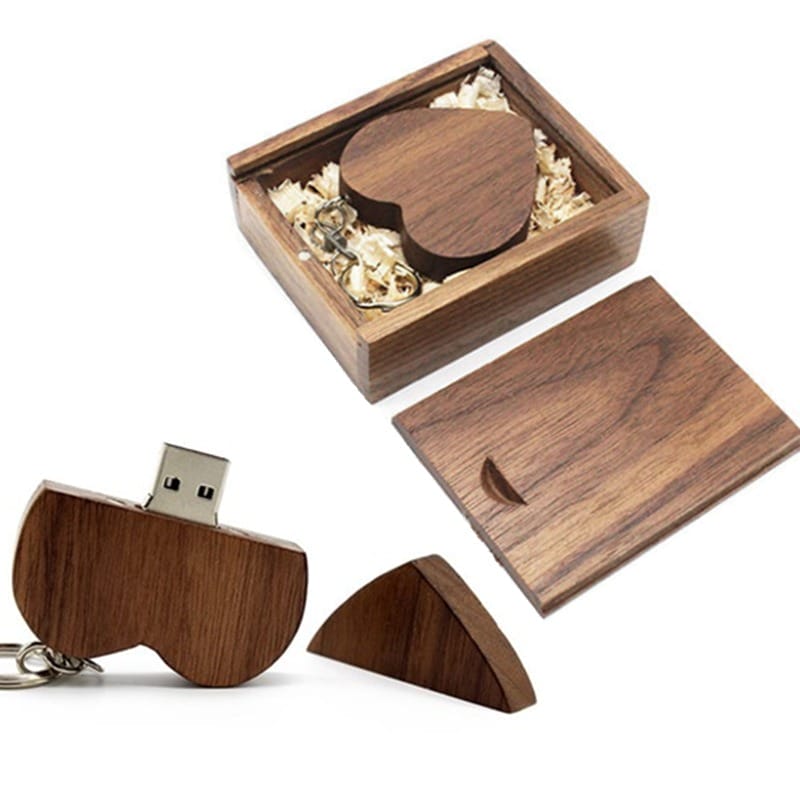 Custom Wooden USB Flash Drive: Heart-shaped USB in wood box, perfect for wedding favors. Multiple capacities available.