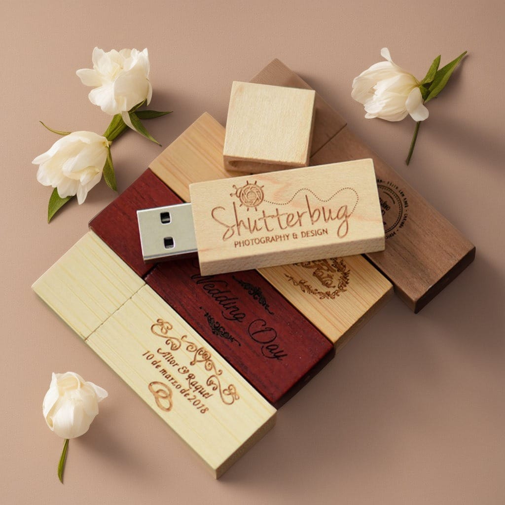 Wood USB drives with logo: Personalized wooden flash drives for photography, wedding gifts, or business branding.