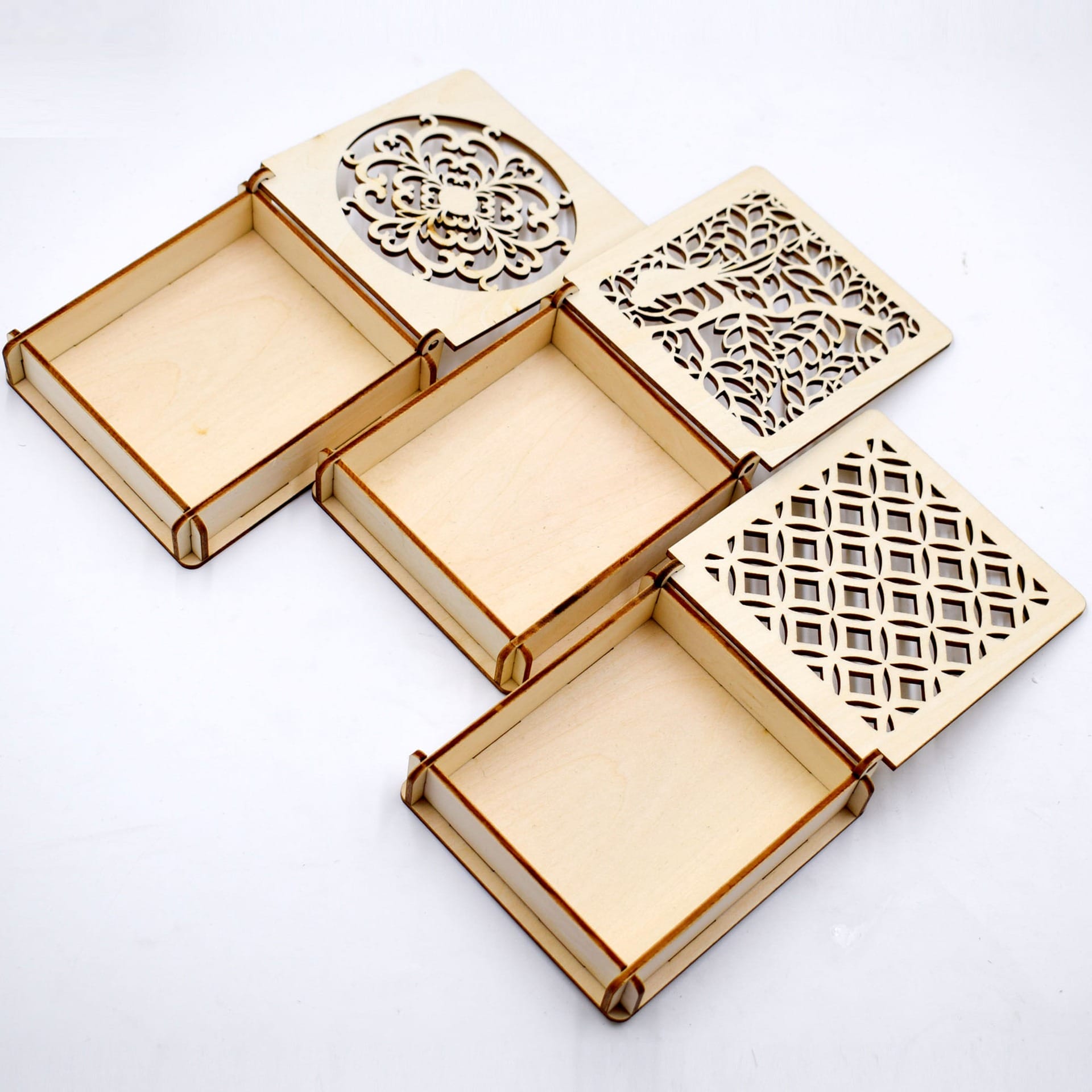 Custom Carved Wooden Box: Laser-cut wooden boxes with decorative lids, wholesale manufacturer