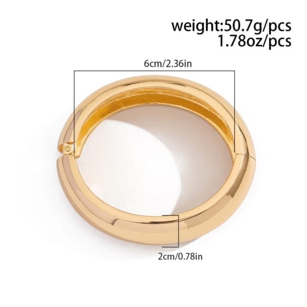 Gold bangle bracelet, 6cm diameter, 2cm wide, weighing 50.7g, stylish jewelry accessory