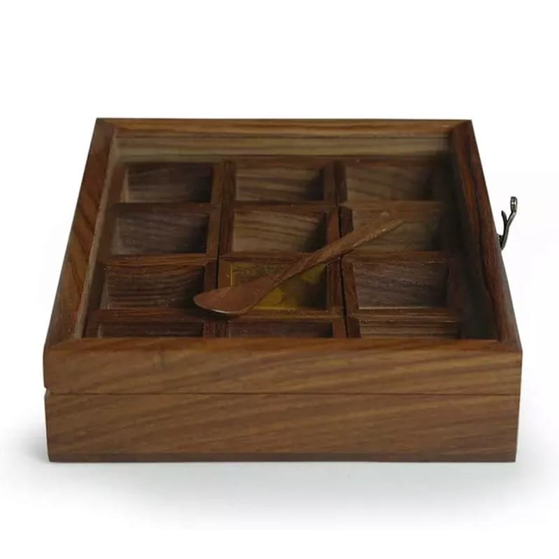 Wooden spice box wholesale: Wooden spice box with 9 compartments and a small serving spoon.