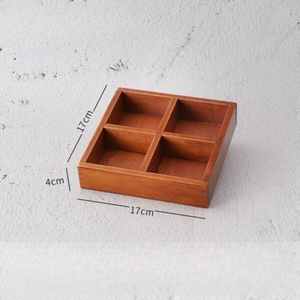 AUTO-DRAFT: Wooden box with four compartments, 17cm x 17cm, 4cm height